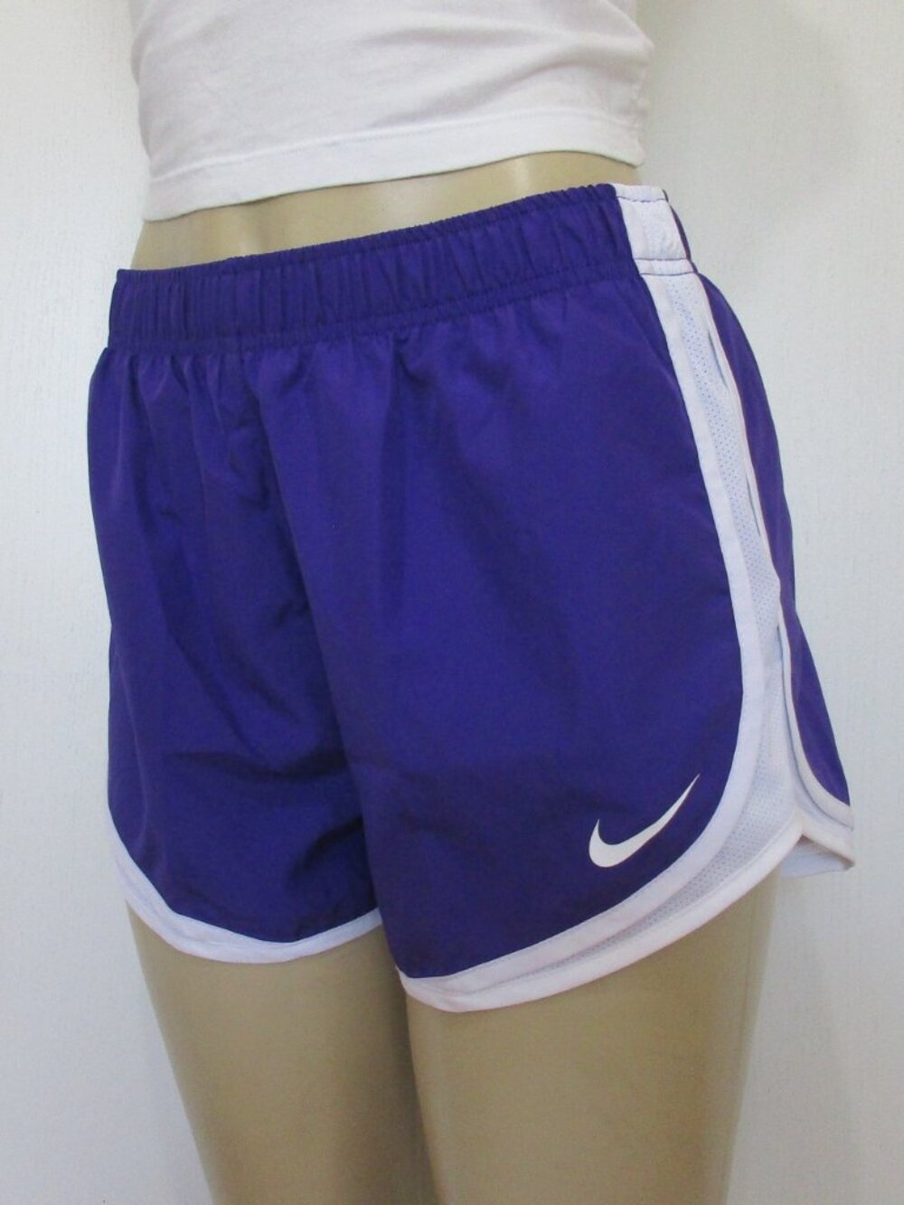 New NIKE Shorts Size Medium DRI-Fit Purple/White
